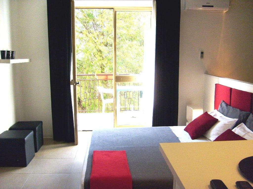 I Cugi Metropolis Apartment Bronte Ngoại thất bức ảnh